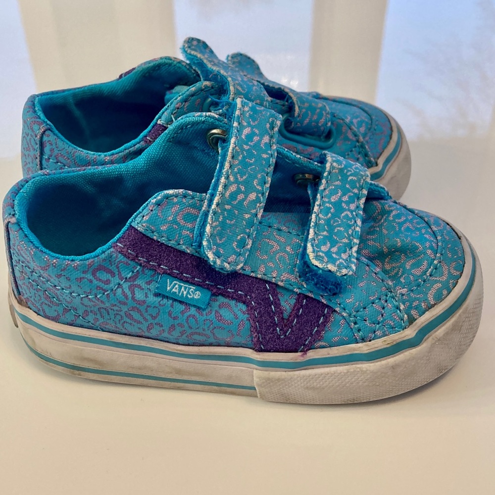 Toddler Vans Old Skool V tennis shoes